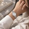 Isola D΄Elba Lady Movement Three Hands Quartz, Καντράν:Λευκό, Λουράκι:Ανοξείδωτο Ατσάλι.