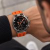 Механизм Montecristo Classic Chrono Quartz, нержавеющая сталь и титан, циферблат: Sunray Black, ремешок: оранжевый силикон.